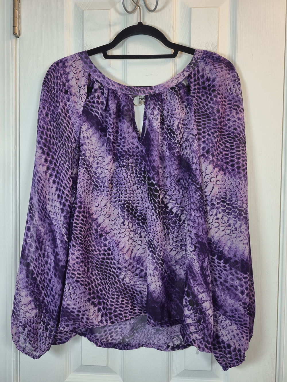 Jennifer Lopez Purple Snakeskin Chiffon Keyhole Blouse Size XL
